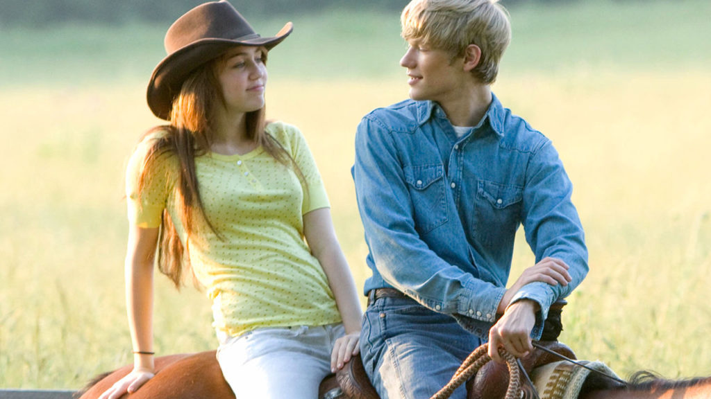 miley cyrus et lucas till dans le film hannah montana