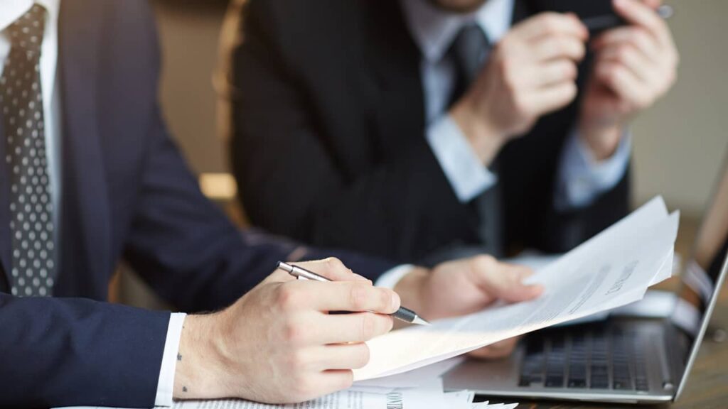 business entreprise collaborateurs etude contrat analyse