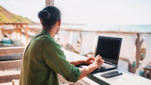 Travailler partout en sécurité : le rôle stratégique du cloud chiffré