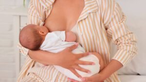 Combien d'énergie l'allaitement consomme-t-il ? Comprendre vos besoins caloriques